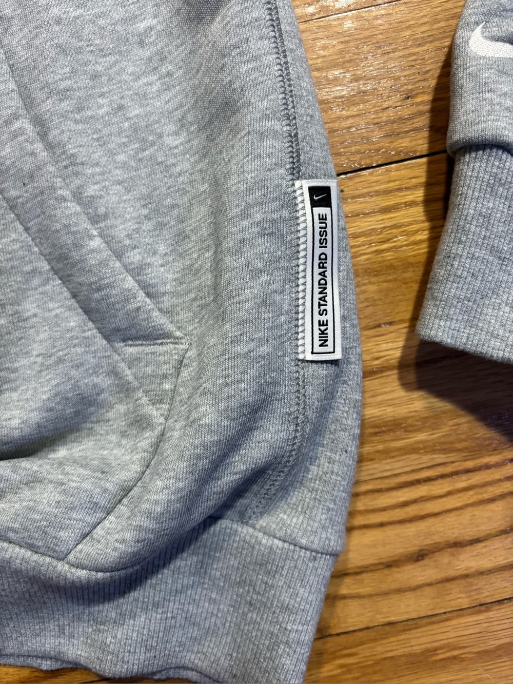 Nike Standard Issue Grey Dri-FIT Pullover Basketball Hoodie Mens Size Medium NEW - Picture 6 of 7